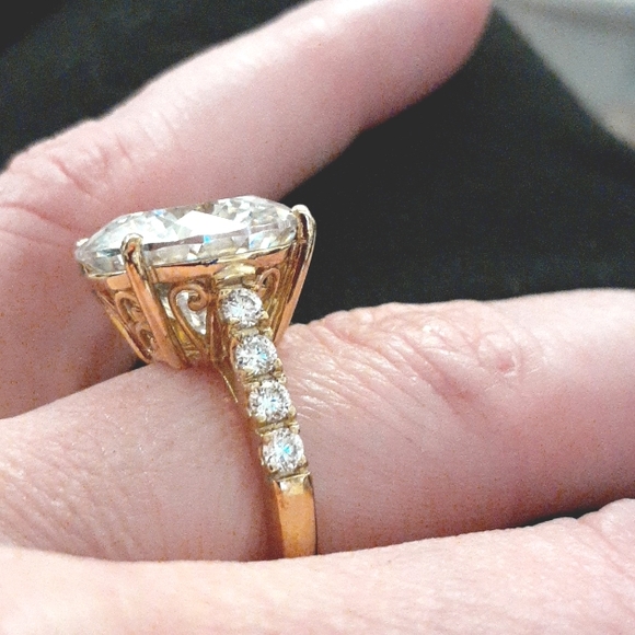 10.50 CARAT MOISSANITE RING - Picture 13 of 13
